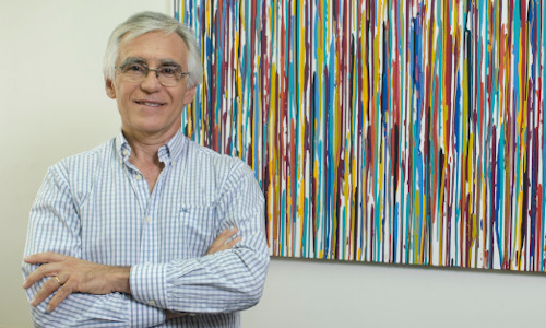 Carlos Devicenzi, coordinador de la Licenciatura en Diseño Gráfico.